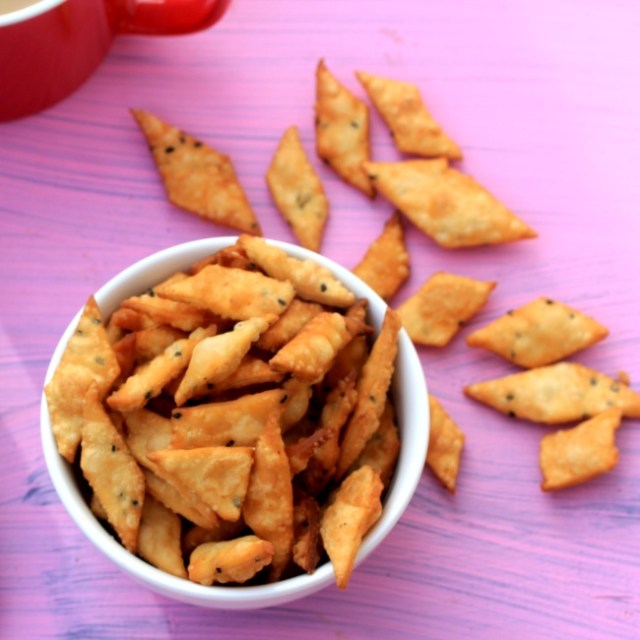 Wheat Biscuits ( Nimkilu )