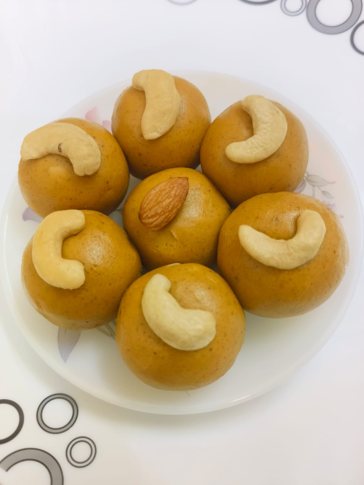 Besan Ladoo